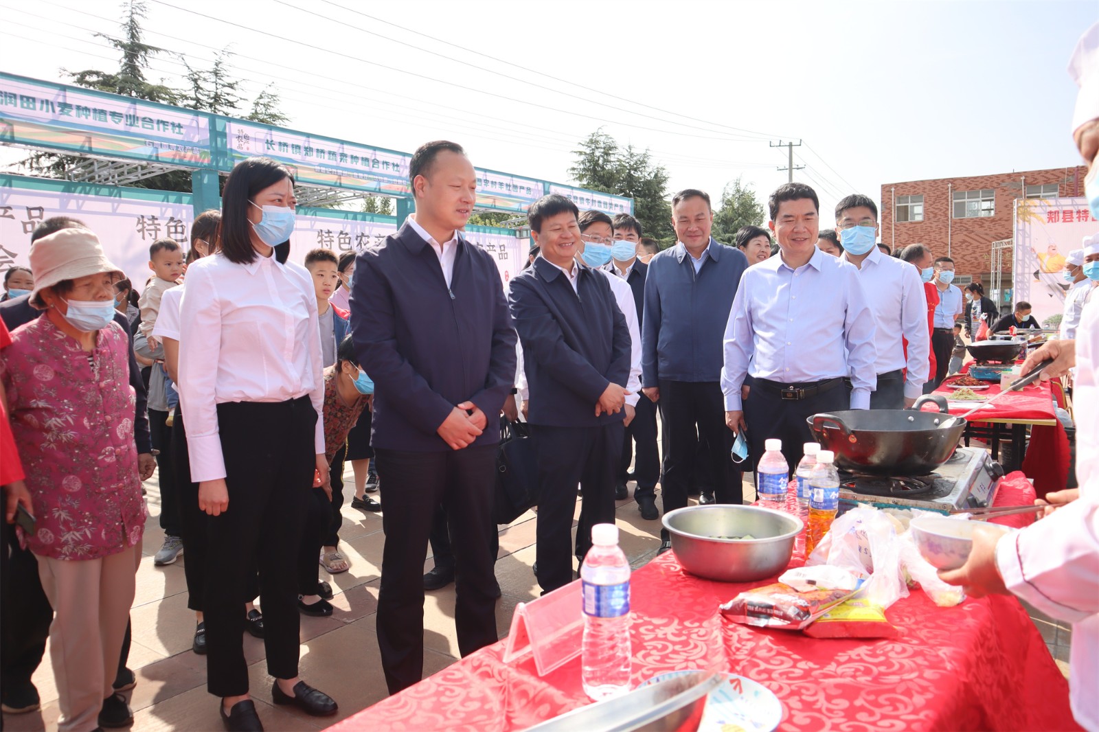 9月23日“慶豐收·迎盛會(huì)”2022郟縣慶祝中國(guó)農(nóng)民豐收節(jié)活動(dòng)舉行.6.jpg